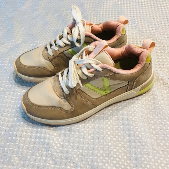 Vionic sneakers - Picture 8 of 10